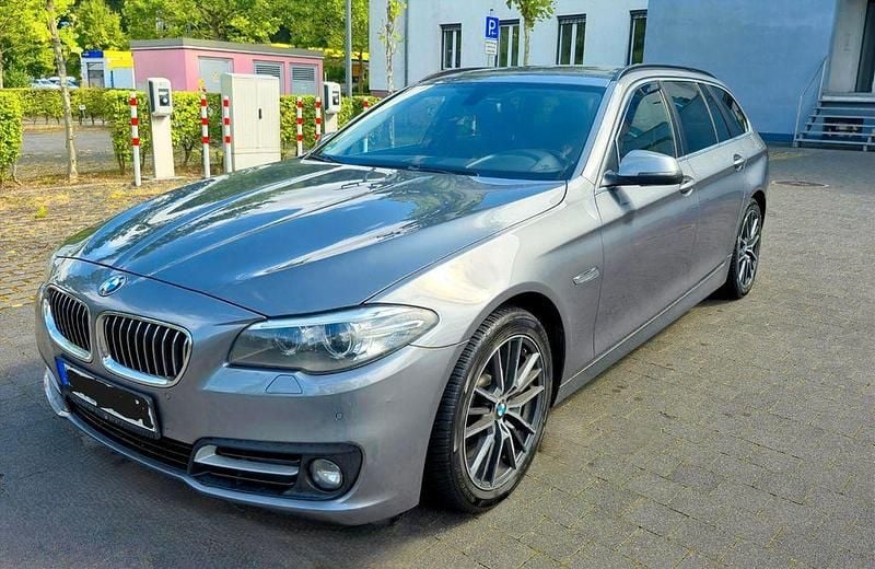Silber Gebraucht 2013 BMW 520 Kombi | 10.490 € (Fairer Preis) - Bild 1/4