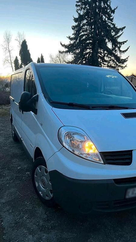 Gebraucht Renault Trafic 115 PS (84 kW) 2013 Weiß Van / Kleinbus