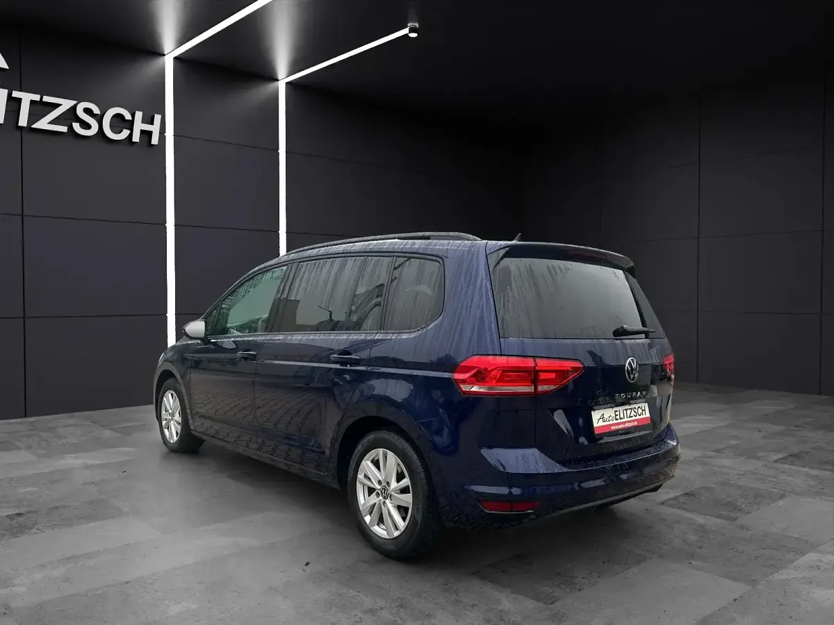 Gebraucht VW Touran Comfortline 150 PS (110 kW) 2021 Atlantik blue metallic Van / Kleinbus