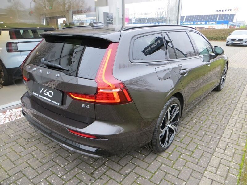 Gebraucht Volvo V60 Plus 197 PS (144 kW) 2024 Grau Kombi