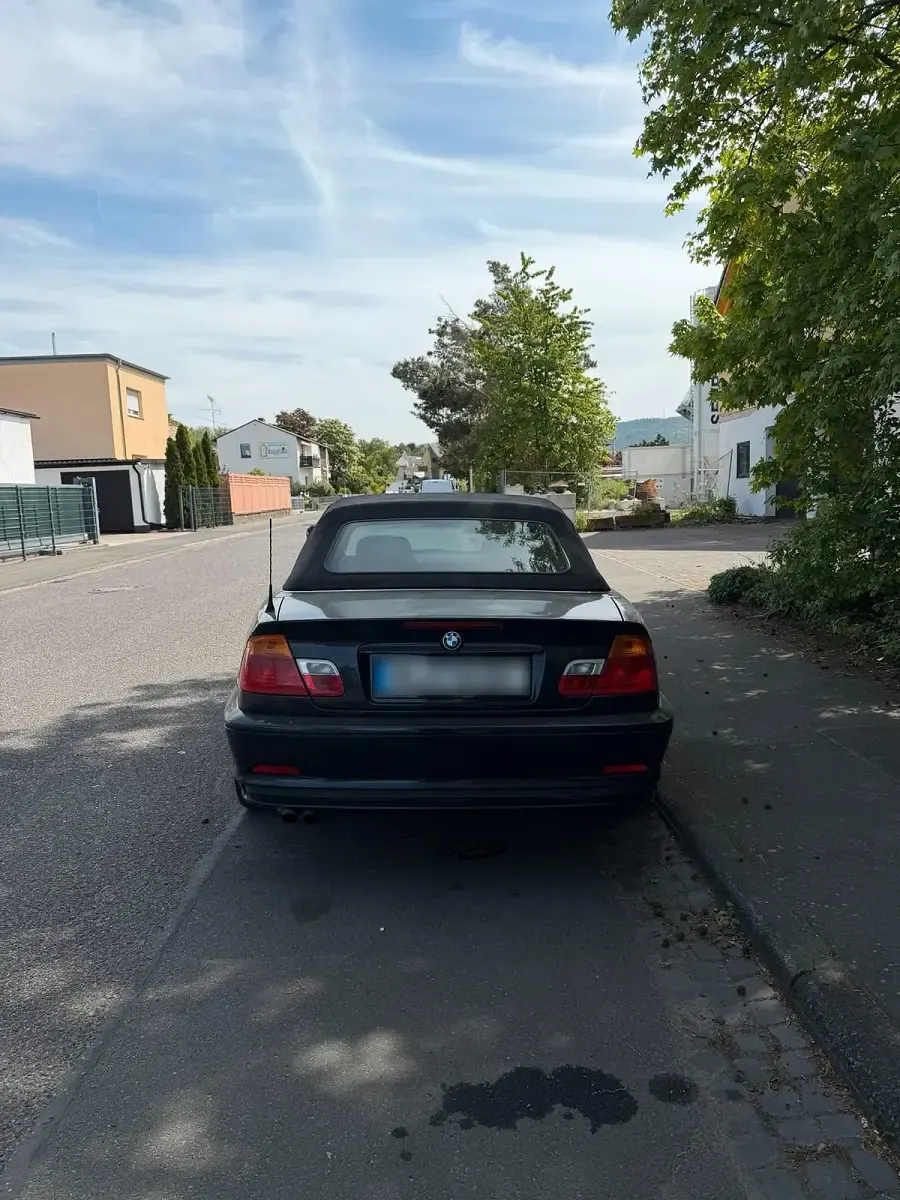Gebraucht BMW 323 Cabriolet 170 PS (125 kW) 2000 Blau Cabrio