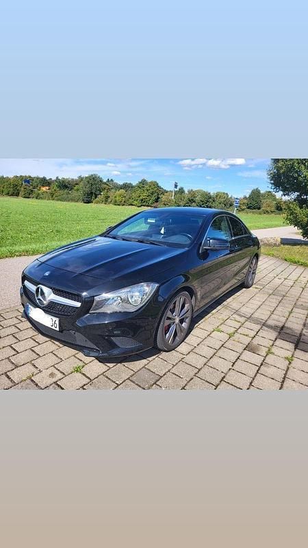 Schwarz Gebraucht 2013 Mercedes CLA200 Coupé | 9.000 € (Fairer Preis) - Bild 1/4