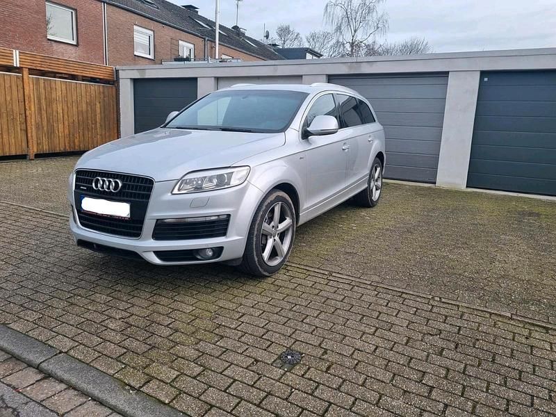 Silber Gebraucht 2009 Audi Q7 SUV | 9.000 € (Guter Preis) - Bild 1/4