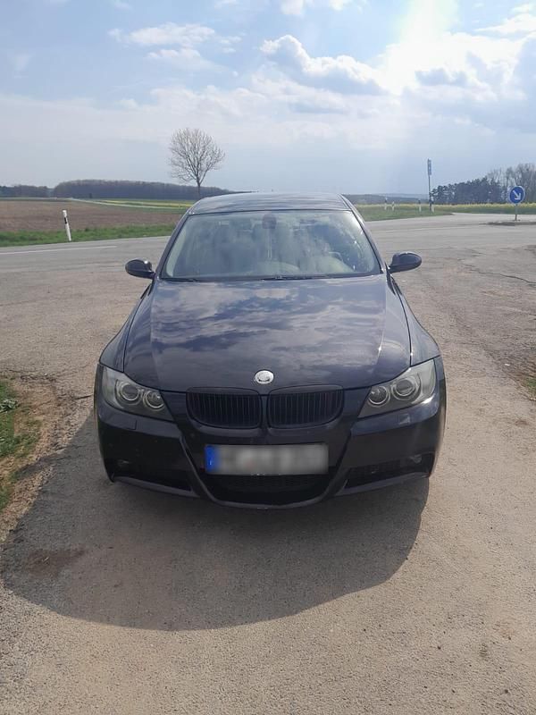 Gebraucht BMW 320 163 PS (119 kW) 2005 Schwarz Limousine