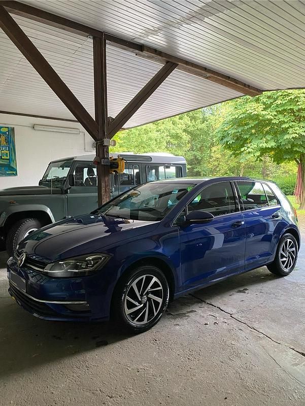Blau Gebraucht 2019 VW Golf VII Join Limousine | 16.499 € (Guter Preis) - Bild 1/4