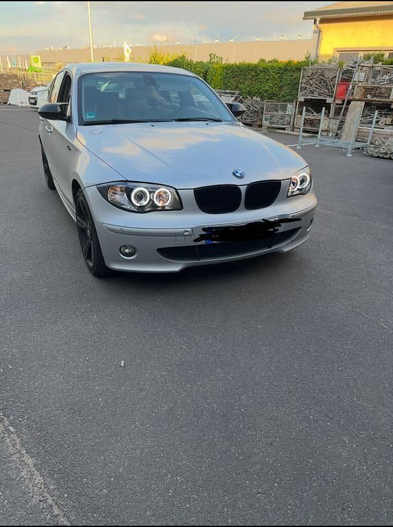 Silber Gebraucht 2004 BMW 120 Kleinwagen | 7.500 € (Teuer) - Bild 1/4