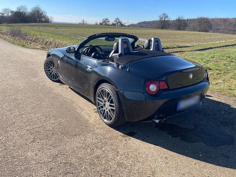 Second-hand BMW Z4 Performance 192 CP (141 kW) 2004 Negru Cabrio