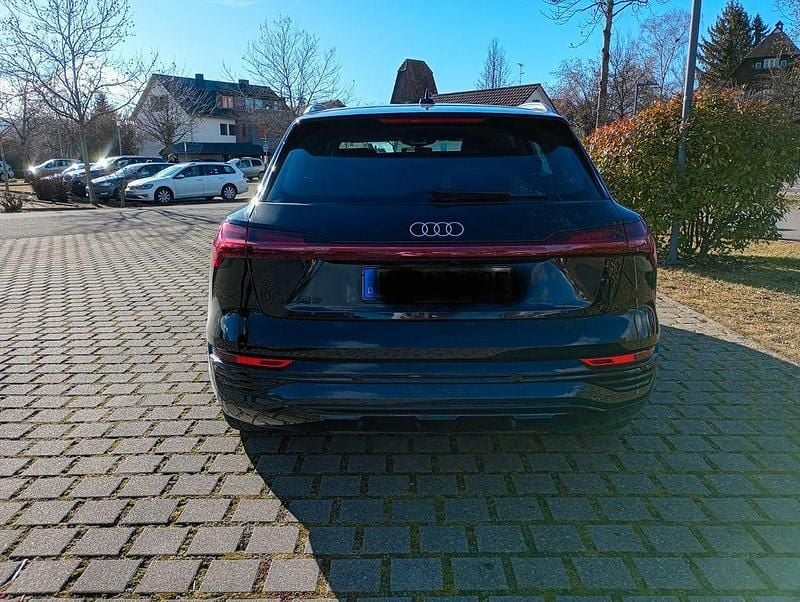 Gebraucht Audi Q8 e-tron Advanced 300 kW (408 PS) 2023 Schwarz SUV