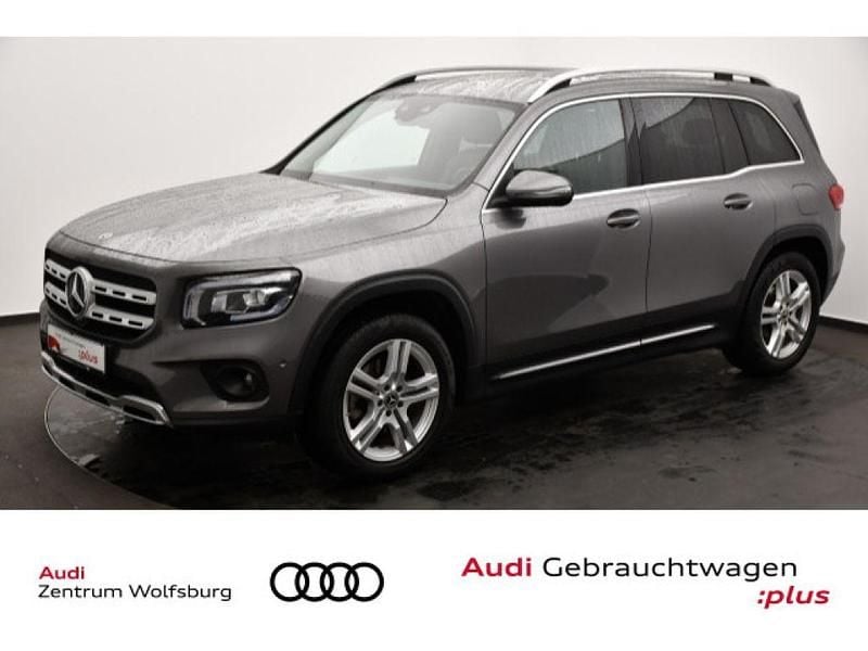 Mountaingraugrau (metallic) Gebraucht 2021 Mercedes GLB200 SUV | 31.990 € (Guter Preis) - Bild 1/4