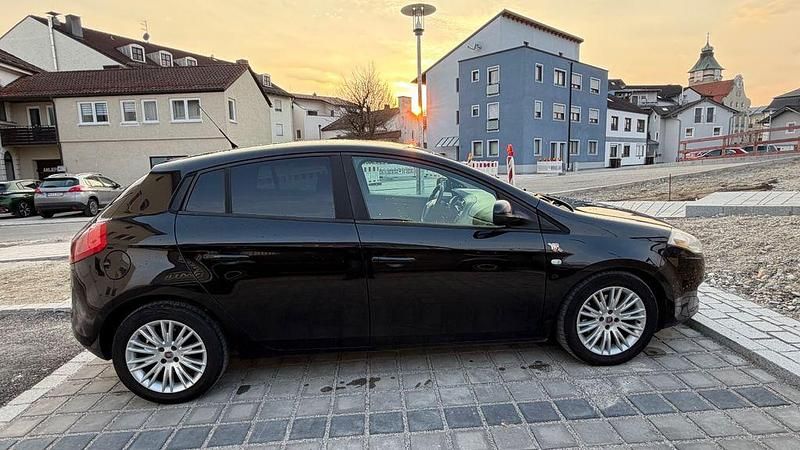 Gebraucht Fiat Bravo Dynamic 120 PS (88 kW) 2009 Schwarz Kleinwagen
