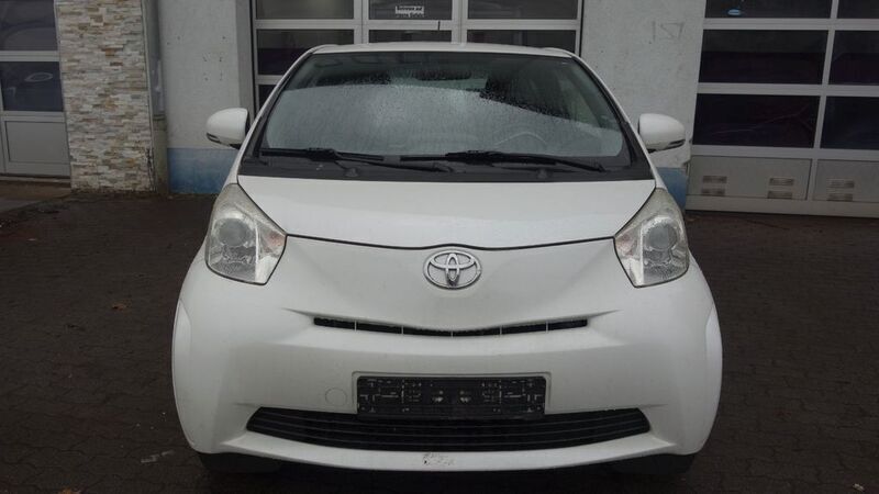 Weiß Gebraucht 2009 Toyota iQ Basis Kleinwagen | 2.200 € (Superpreis) - Bild 1/4