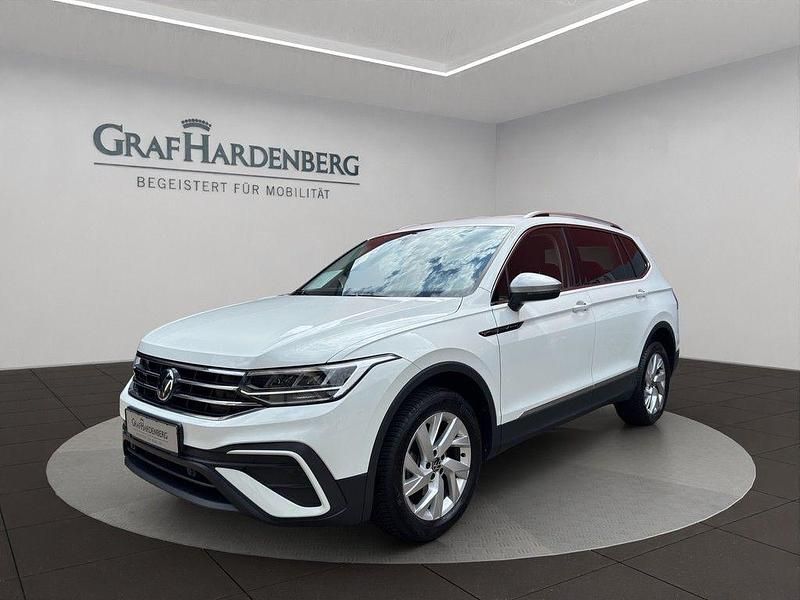 Weiß Gebraucht 2024 VW Tiguan Allspace Life SUV | 34.222 € (Guter Preis) - Bild 1/4