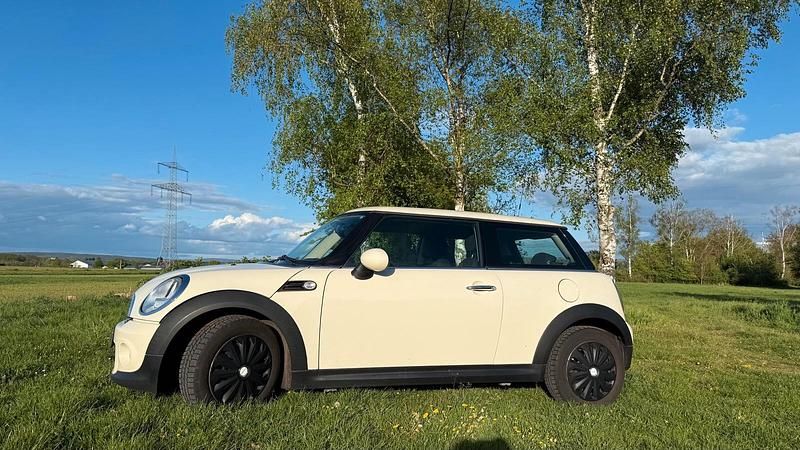 Second-hand Mini ONE 75 CP (55 kW) 2011 Galben Hatchback