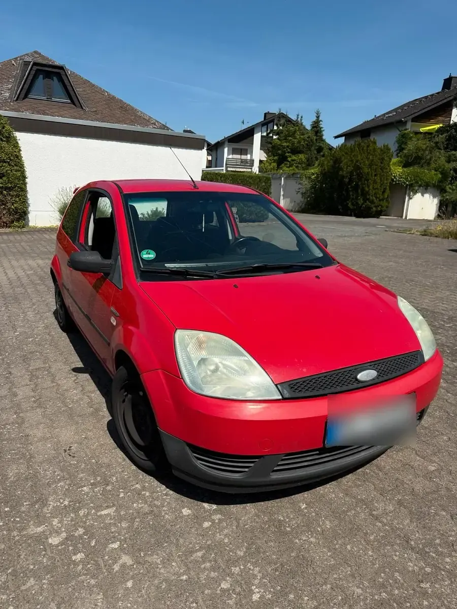 Gebraucht Ford Fiesta 69 PS (50 kW) 2005 Rot Kleinwagen