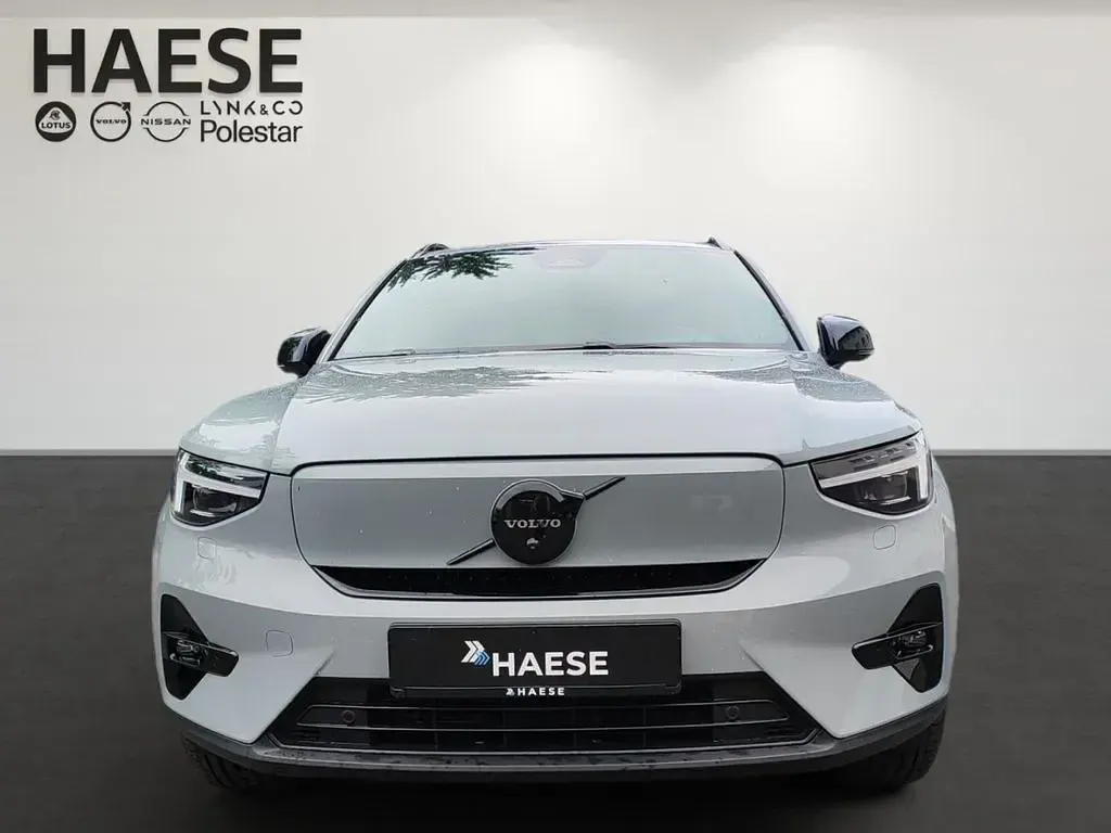Neu Volvo EX40 Plus 175 kW (238 PS) 2026 Schwarz SUV