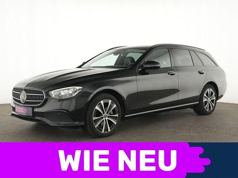 Obsidianschwarz Gebraucht 2022 Mercedes E300 Night Limousine | 30.495 € (Superpreis) - Bild 1/3