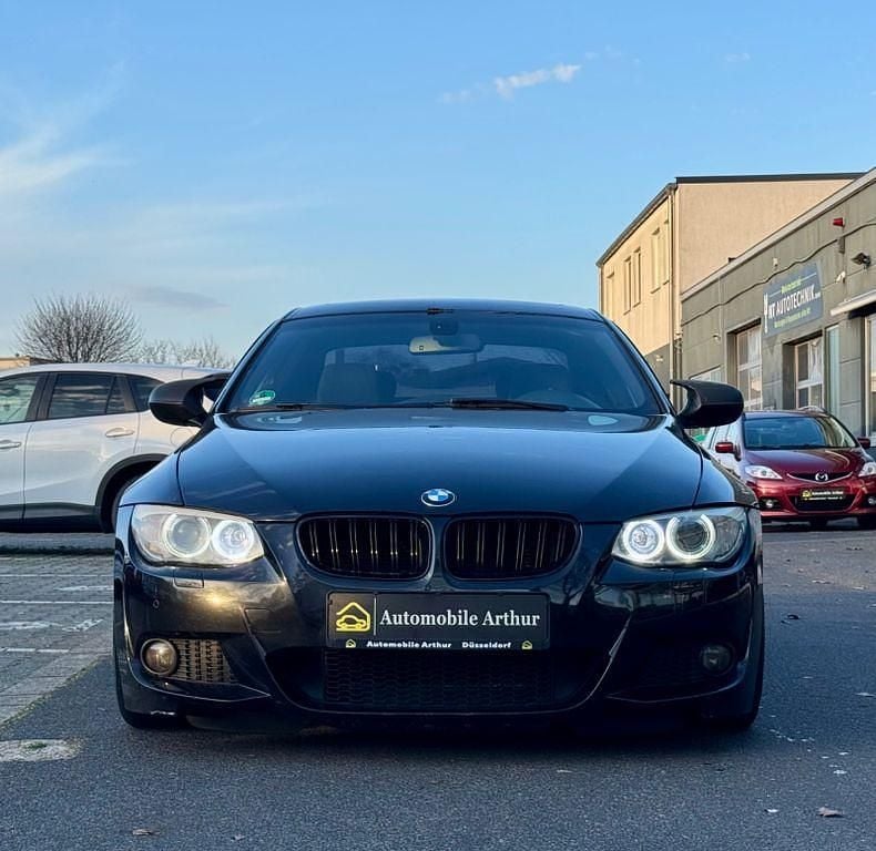 Gebraucht BMW 325 M Sport 218 PS (160 kW) 2011 Schwarz Coupé