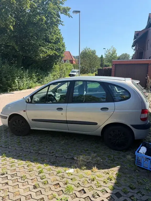Gebraucht Renault Scénic Authentique 95 PS (69 kW) 2002 Grau Van / Kleinbus