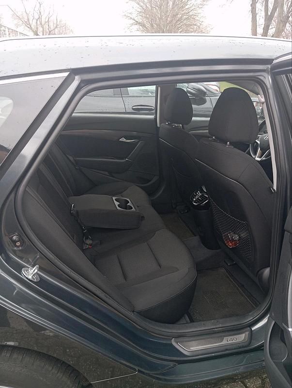 Grau Gebraucht 2012 Hyundai i40 Kombi | 6.800 € (Guter Preis) - Bild 1/4