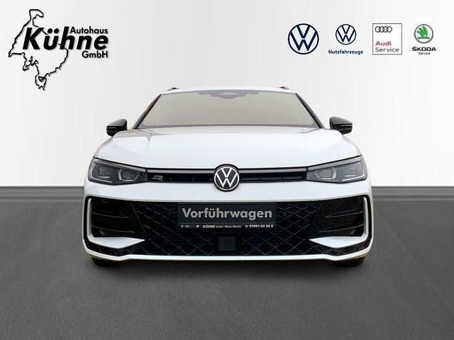 Weiß Gebraucht 2024 VW Passat R-line Kombi | 43.289 € (Etwas zu teuer) - Bild 1/4