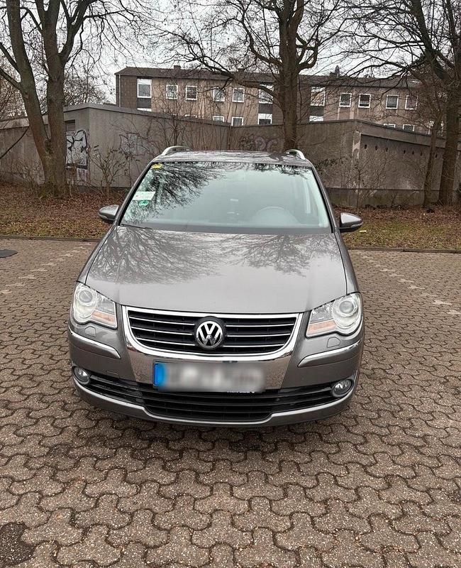 Gebraucht VW Touran 140 PS (102 kW) 2009 Braun Van / Kleinbus