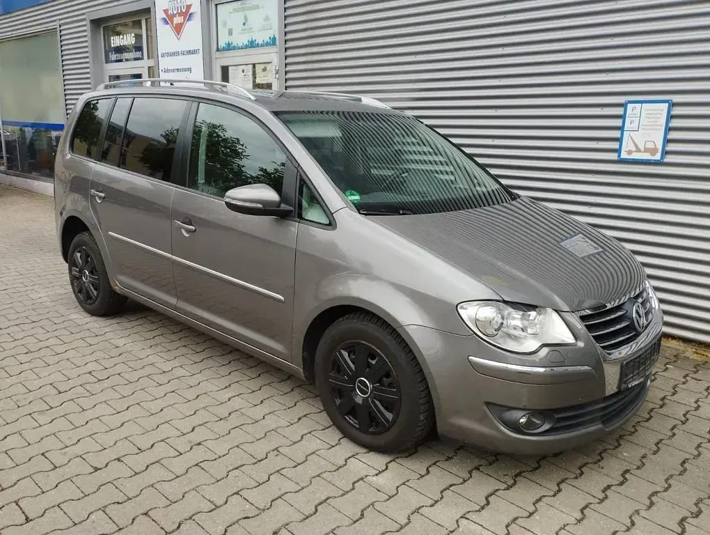 Gebraucht VW Touran Highline 140 PS (102 kW) 2009 Grau Van / Kleinbus