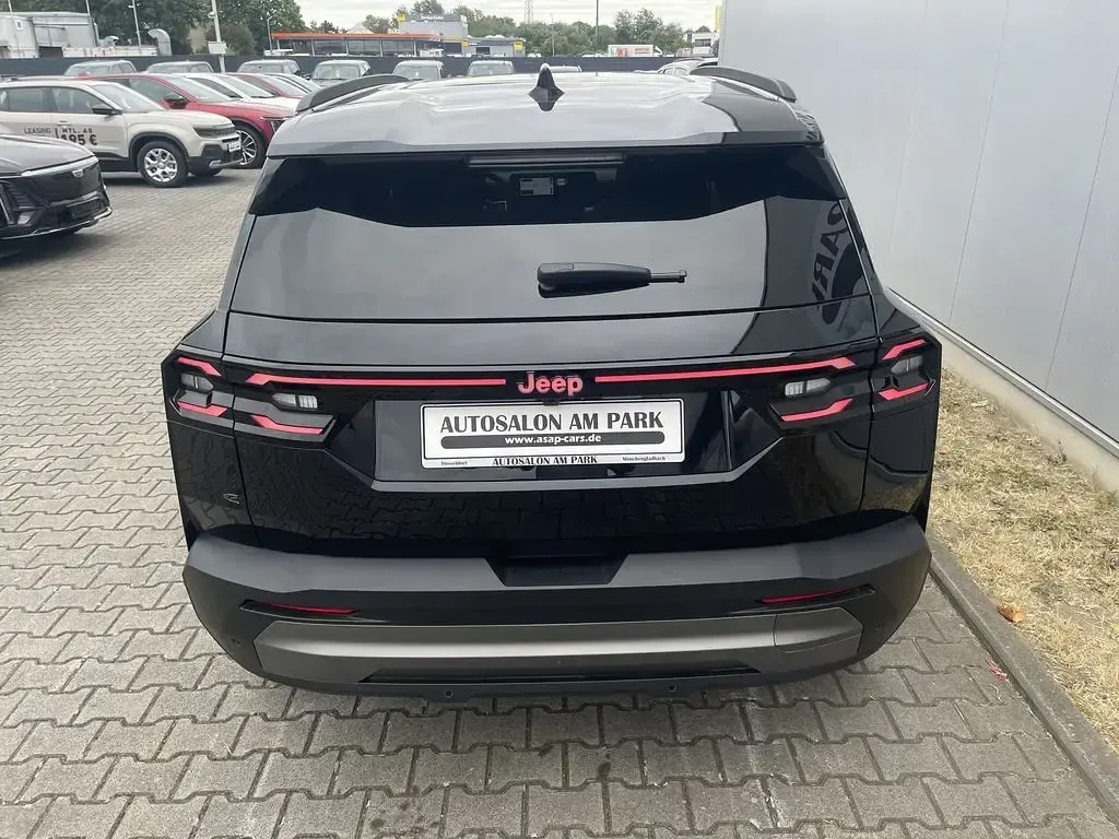 Neu Jeep Compass 224 PS (164 kW) 2026 Vulcano SUV