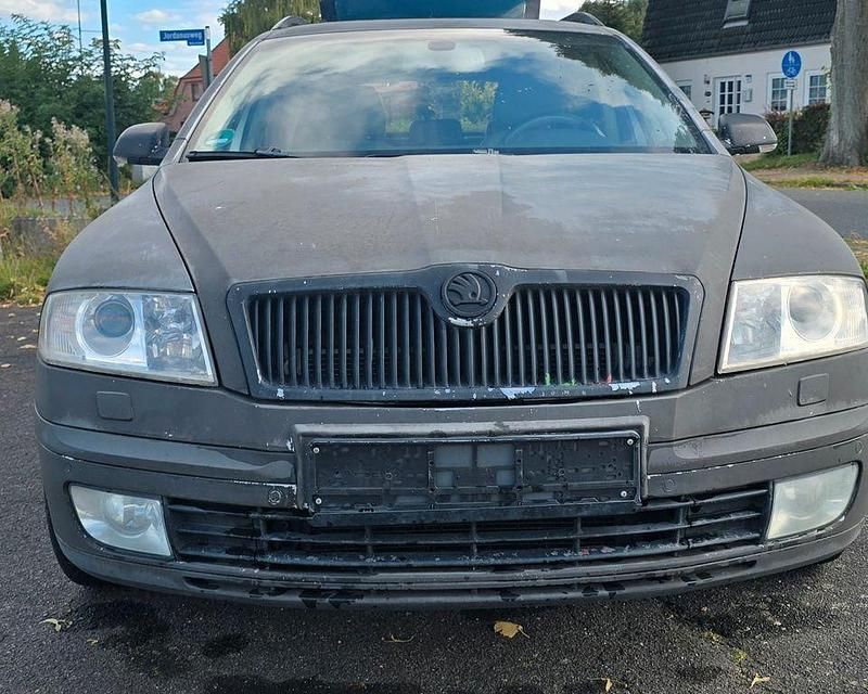 Silber Gebraucht 2008 Skoda Octavia Elegance Kombi | 950 € (Superpreis) - Bild 1/4
