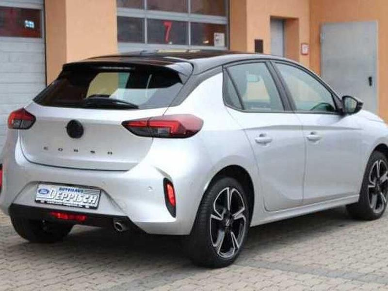Gebraucht Opel Corsa Elegance 101 PS (74 kW) 2024 Kristallsilbermetallic (metallic) Limousine