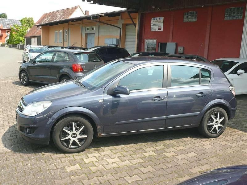 Gebraucht Opel Astra Cosmo 116 PS (85 kW) 2008 Metro blue/metro Kleinwagen