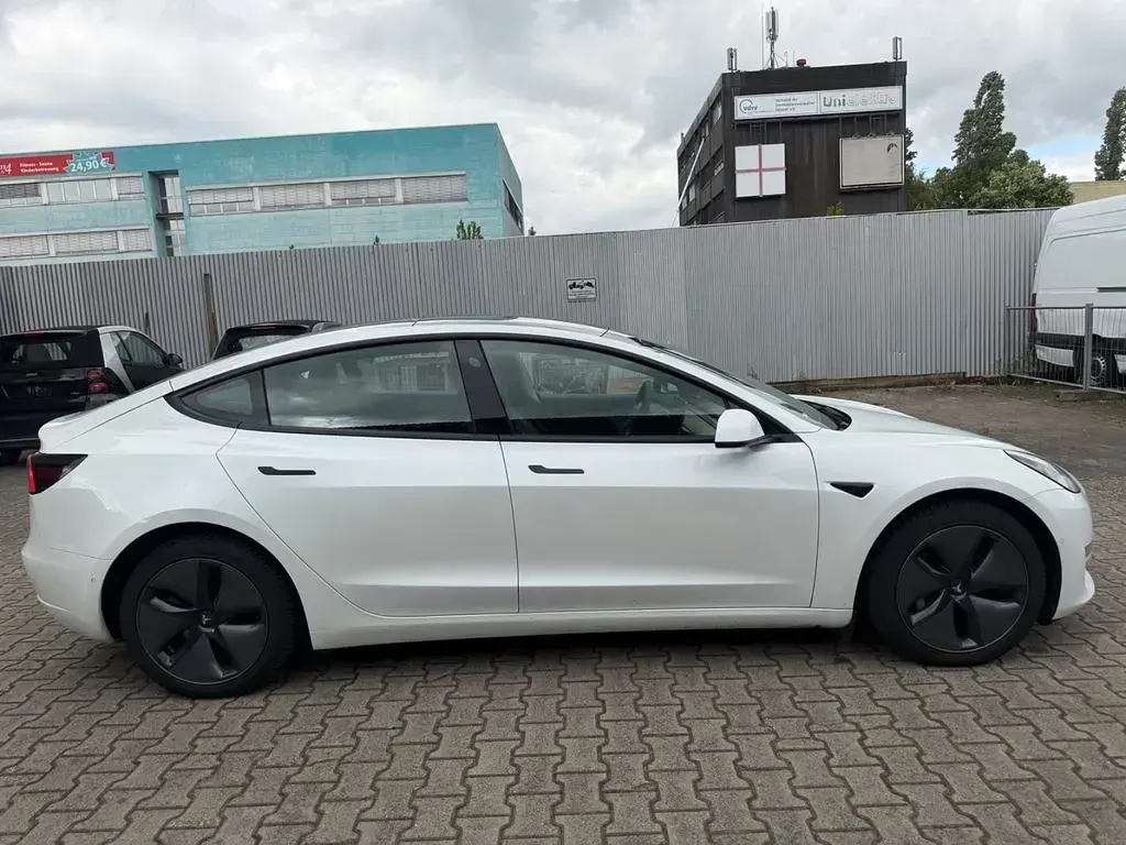 Gebraucht Tesla Model 3 350 kW (476 PS) 2021 Weiß Limousine