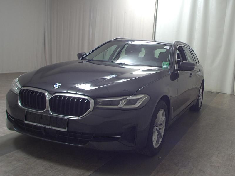 Gebraucht BMW 520 190 PS (139 kW) 2022 Grau Kombi