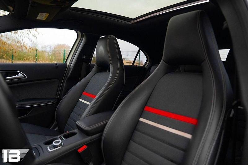 Gebraucht Mercedes A180 122 PS (89 kW) 2015 Weiß Limousine