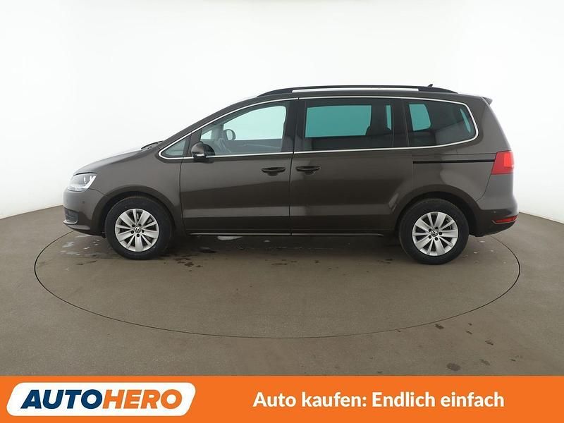 Gebraucht VW Sharan Comfortline 150 PS (110 kW) 2015 Braun Van / Kleinbus