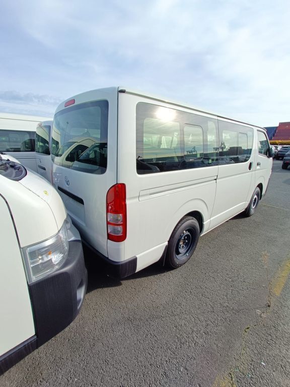 Gebraucht Toyota HiAce 102 PS (75 kW) 2023 Weiß Van