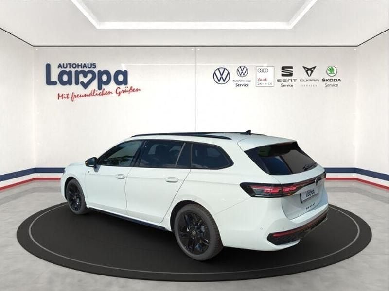 Gebraucht VW Passat R-line 150 PS (110 kW) 2024 Weiss Kombi