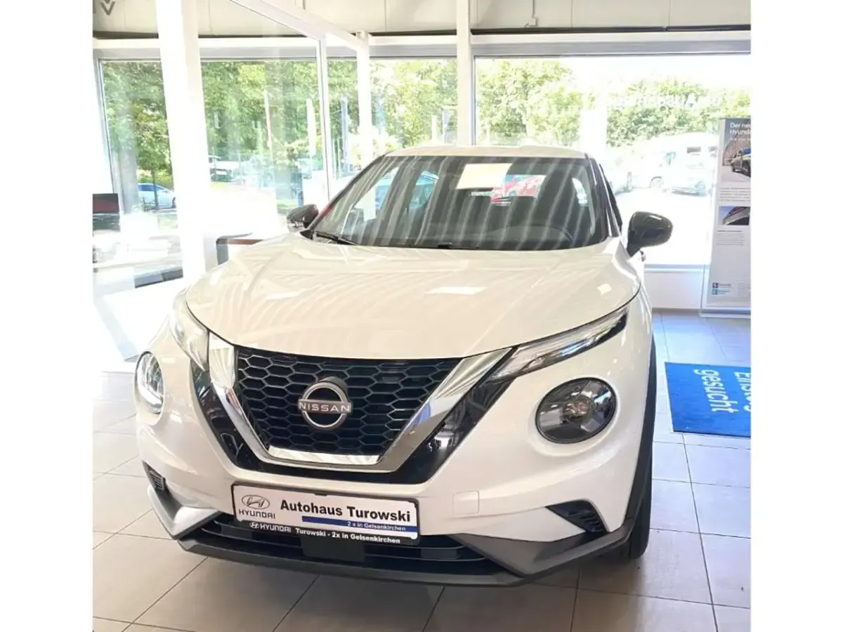 Neu Nissan Juke Acenta 114 PS (83 kW) 2026 Pearl white SUV