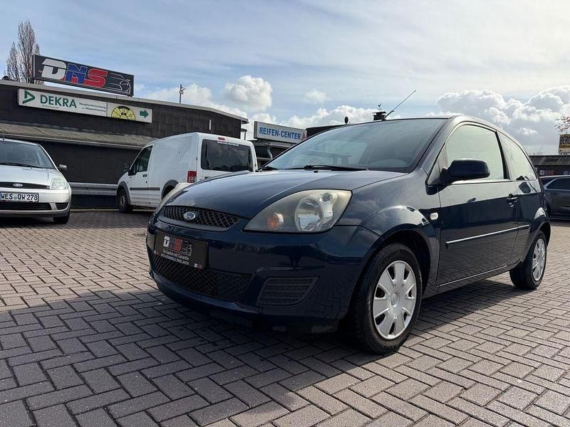 Gebraucht Ford Fiesta Style 60 PS (44 kW) 2008 Blazerblau Kleinwagen