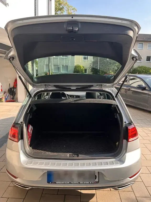 Gebraucht VW Golf VII Highline 150 PS (110 kW) 2019 Silber Limousine