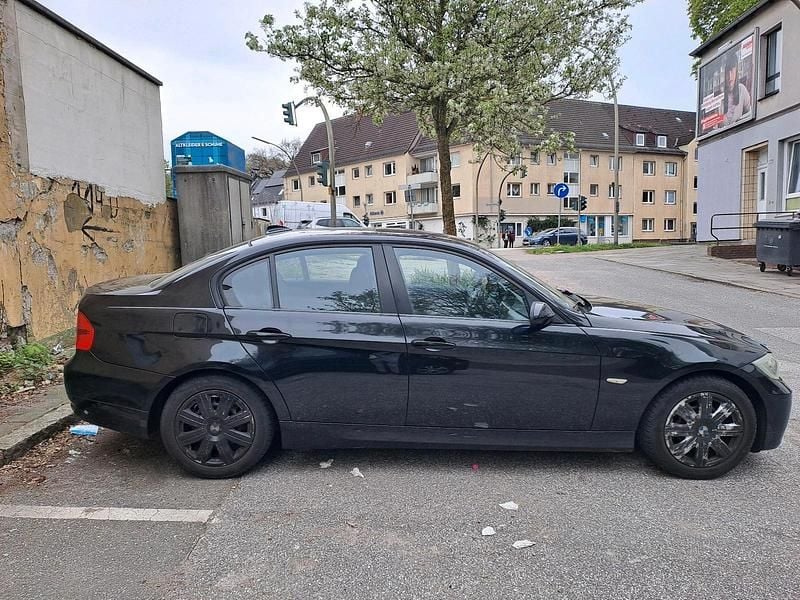 Używany BMW 320 150 KM (110 kW) 2007 Czarny Sedan/Limuzyna