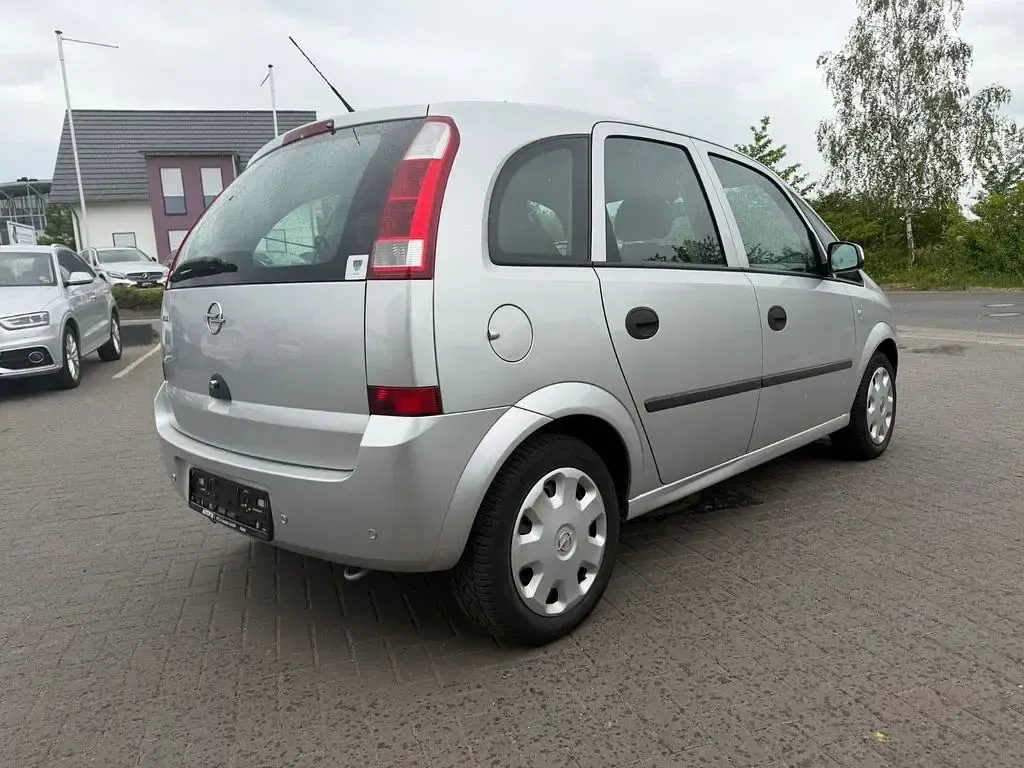 Gebraucht Opel Meriva Edition 90 PS (66 kW) 2004 Silber Van / Kleinbus