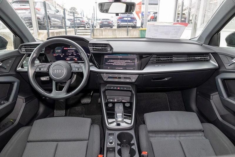 Gebraucht Audi A3 Advanced Plus 150 PS (110 kW) 2023 Brillantschwarz Limousine