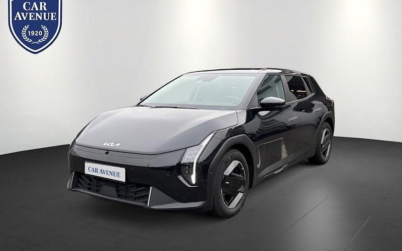 Neu Kia EV4 Earth 150 kW (204 PS) 2026 Hellgrau schwarz Limousine