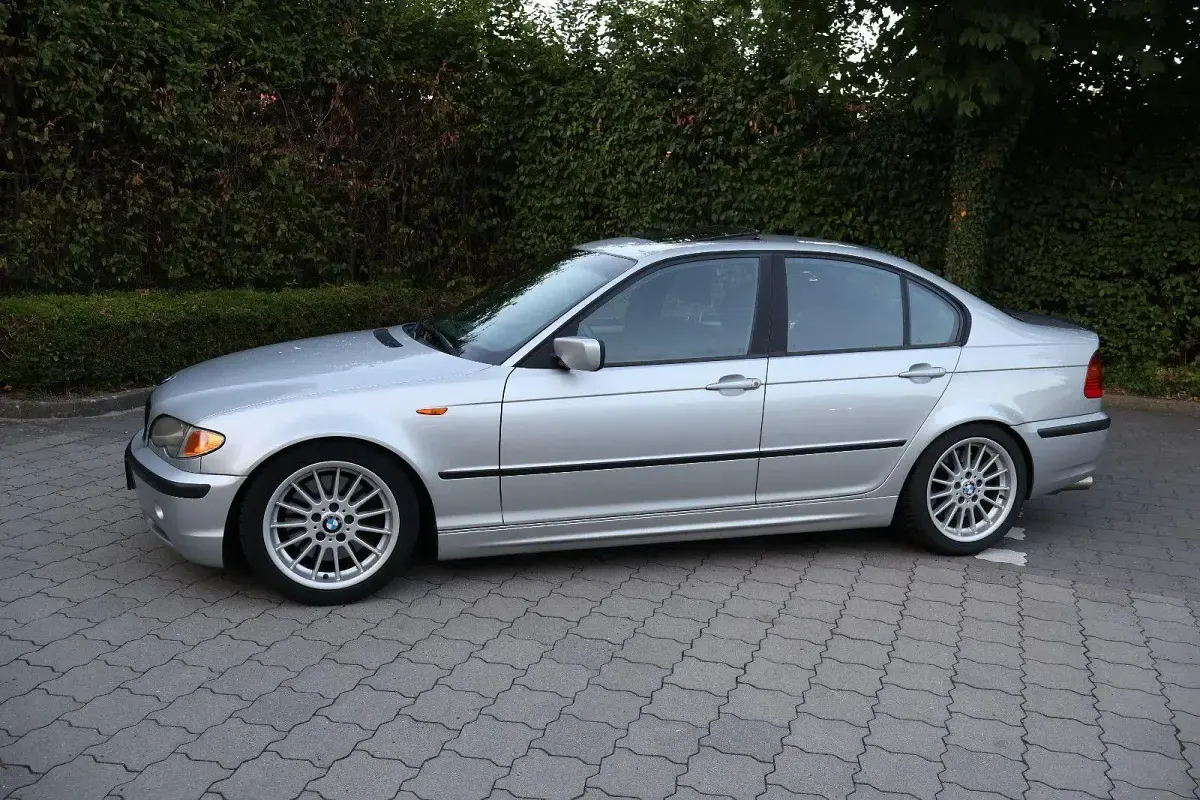 Gebraucht BMW 330 Performance 231 PS (169 kW) 2002 Silber Limousine
