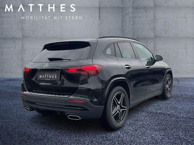 Gebraucht Mercedes GLA200 AMG 150 PS (110 kW) 2025 Schwarz SUV