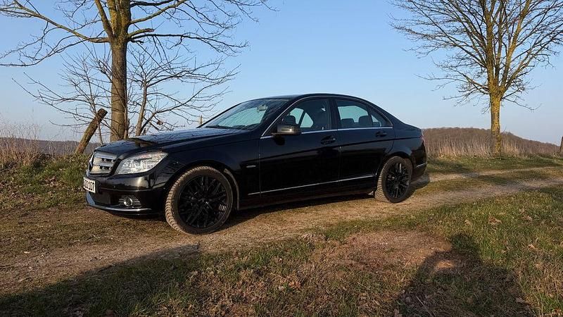 Gebraucht Mercedes C180 156 PS (114 kW) 2010 Schwarz Limousine