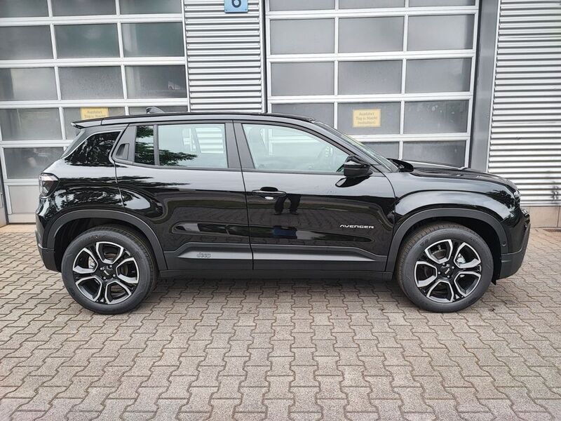 Gebraucht Jeep Avenger Altitude 101 PS (74 kW) 2023 Vocanoblack SUV
