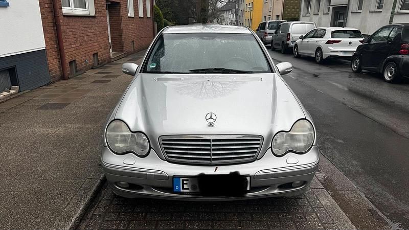 Gebraucht Mercedes C220 143 PS (105 kW) 2001 Limousine