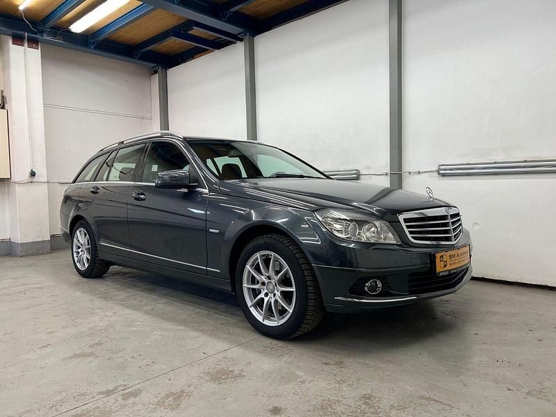 Gebraucht Mercedes C200 Elegance 184 PS (135 kW) 2009 Grau Kombi