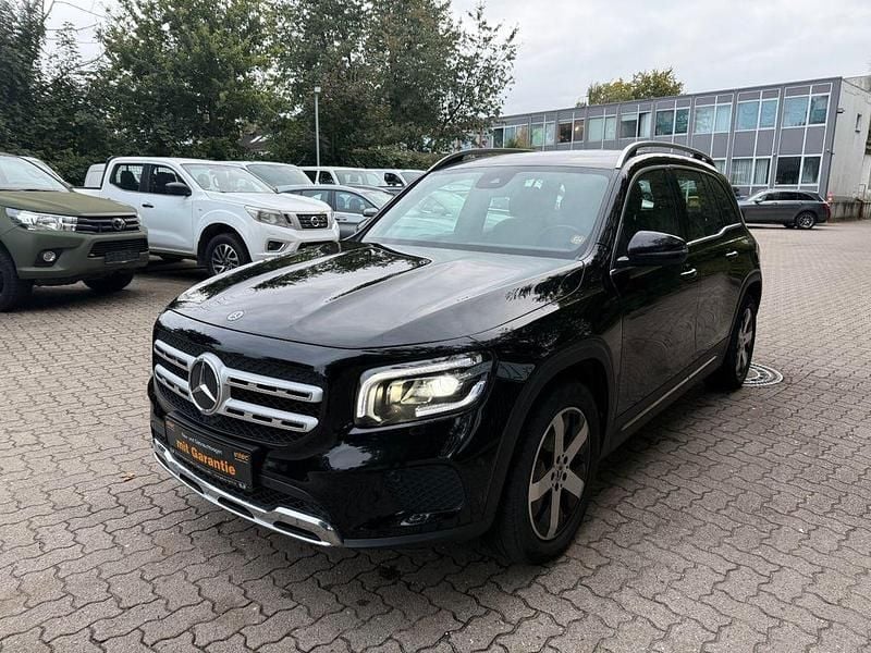 Nachtschwarz Gebraucht 2020 Mercedes GLB200 SUV | 29.950 € (Fairer Preis) - Bild 1/4
